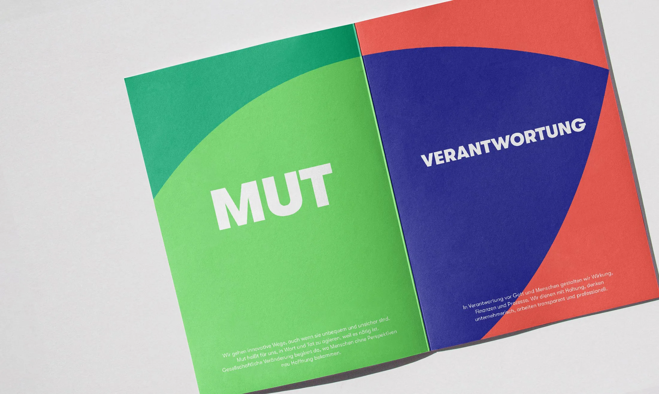 Design einer bunten Broschüre